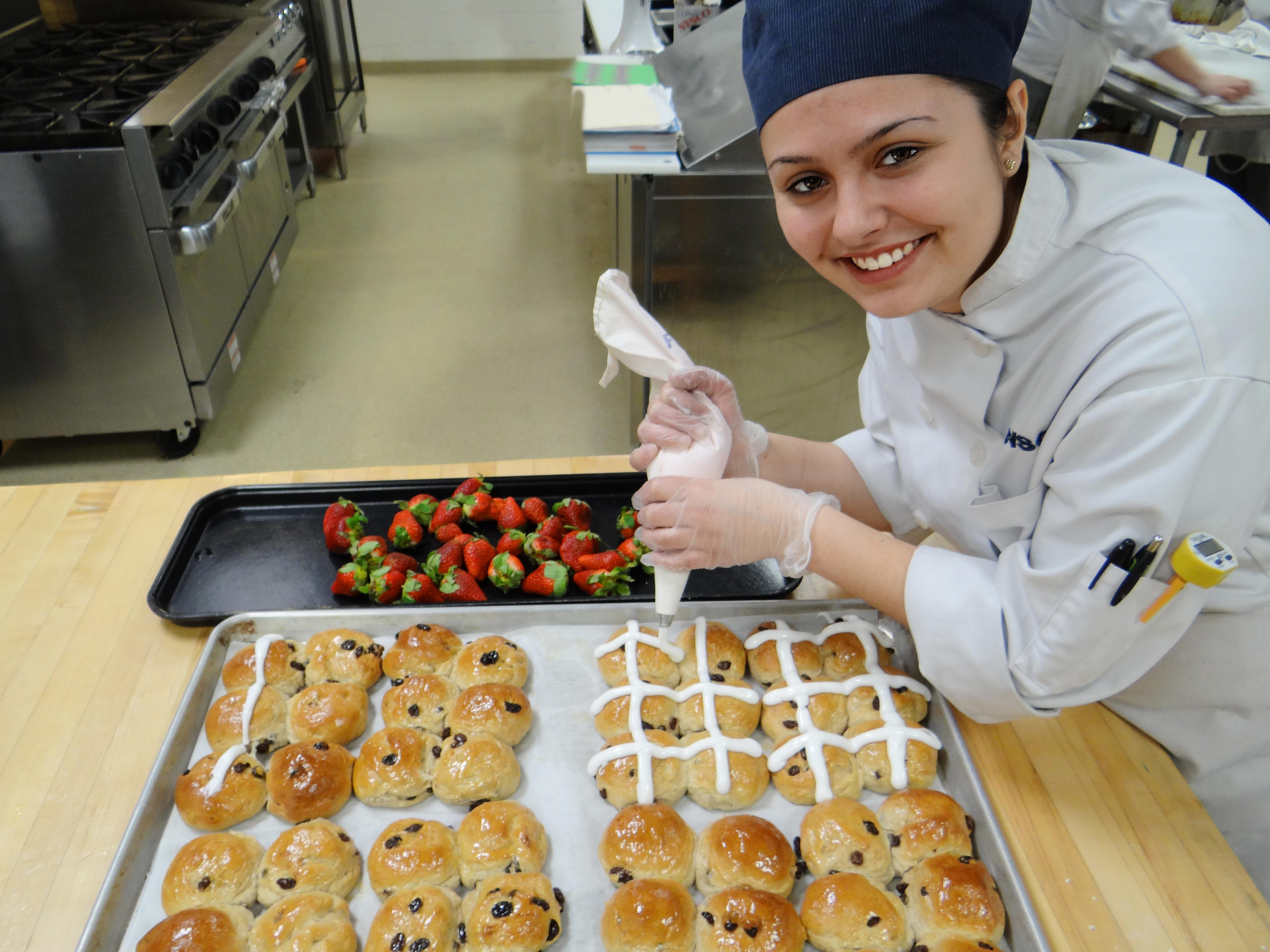 Culinary Student icing desserts