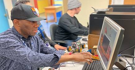 two it support students